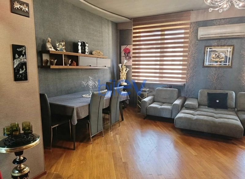 Aylıq Kirayə 4 otaqlı Yeni Tikili bina evi  220m², Bakı