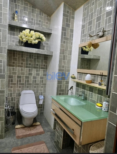 Aylıq Kirayə 4 otaqlı Yeni Tikili bina evi  220m², Bakı