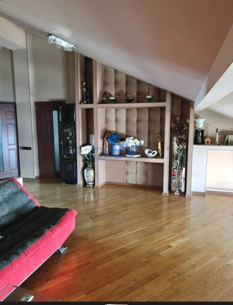 Aylıq Kirayə 4 otaqlı Yeni Tikili bina evi  220m², Bakı