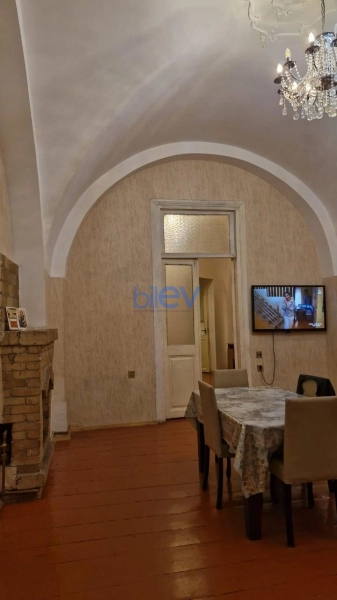 Satış 3 otaqlı Köhnə Tikili bina evi  78m², Bakı