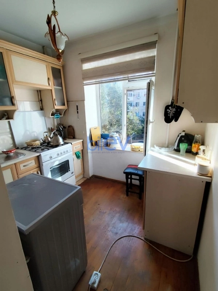Satış 3 otaqlı Köhnə Tikili bina evi  65m², Bakı