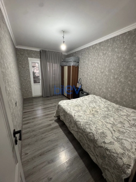 Satış 4 otaqlı Köhnə Tikili bina evi  100m², Bakı