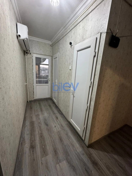 Satış 4 otaqlı Köhnə Tikili bina evi  100m², Bakı
