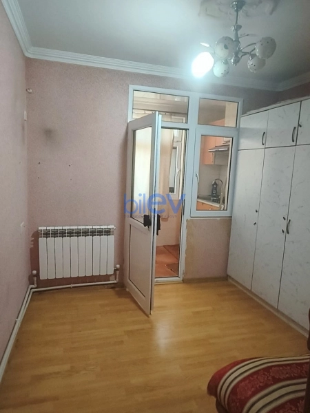 Satış 2 otaqlı Köhnə Tikili bina evi  45m², Bakı