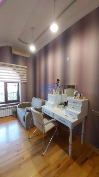 Satış 7 otaqlı Həyət evi  390m², Bakı