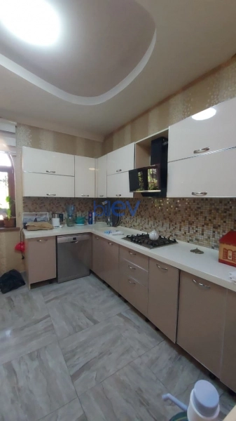 Satış 7 otaqlı Həyət evi  390m², Bakı