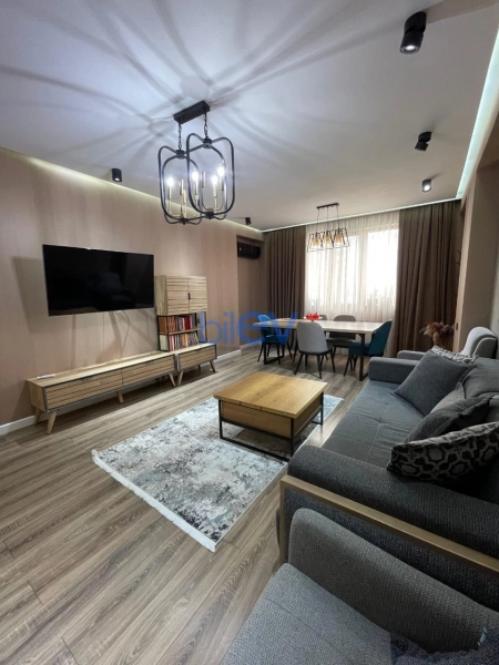Satış 3 otaqlı Yeni Tikili bina evi  131m², Bakı