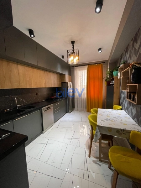 Satış 3 otaqlı Yeni Tikili bina evi  131m², Bakı