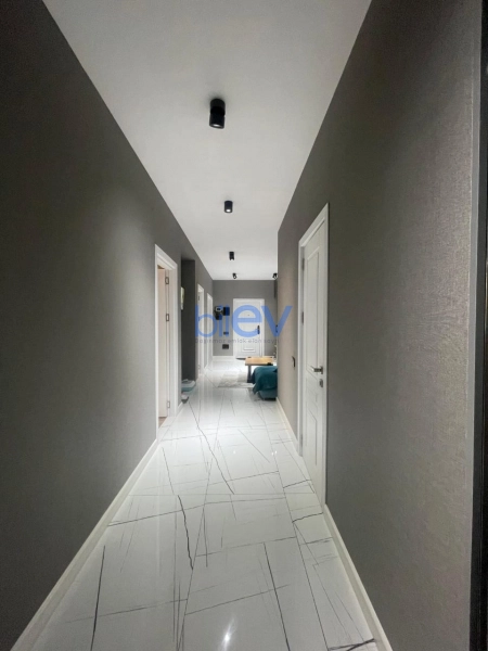 Satış 3 otaqlı Yeni Tikili bina evi  131m², Bakı