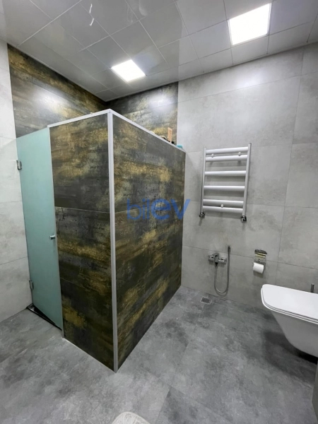 Satış 3 otaqlı Yeni Tikili bina evi  131m², Bakı