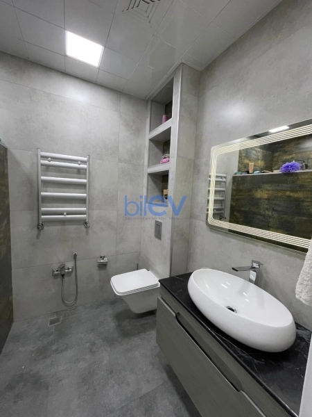 Satış 3 otaqlı Yeni Tikili bina evi  131m², Bakı
