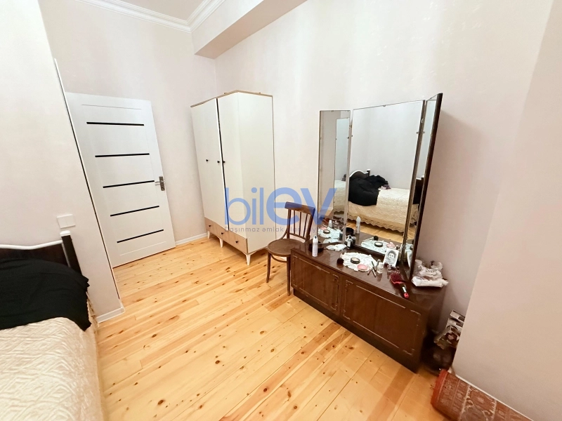 Aylıq Kirayə 4 otaqlı Yeni Tikili bina evi  120m², Bakı
