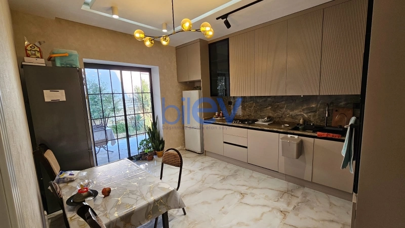 Satış 5 otaqlı Həyət evi  200m², Bakı