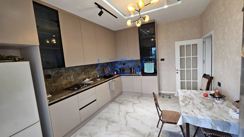Satış 5 otaqlı Həyət evi  200m², Bakı