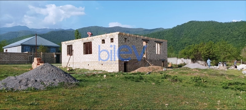 Satış 5 otaqlı Həyət evi  312m², Oğuz