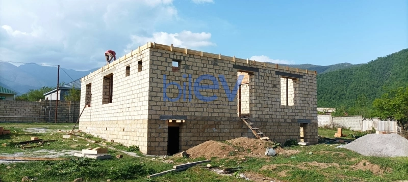 Satış 5 otaqlı Həyət evi  312m², Oğuz