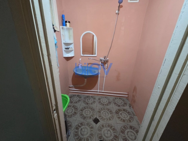 Satış 3 otaqlı Köhnə Tikili bina evi  58m², Bakı
