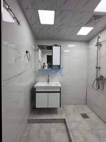 Satış 4 otaqlı Köhnə Tikili bina evi  100m², Bakı