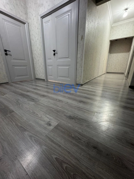 Satış 4 otaqlı Köhnə Tikili bina evi  100m², Bakı