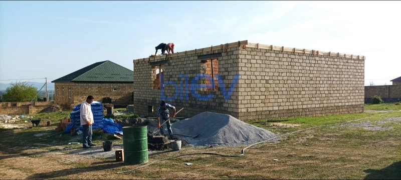 Satış 5 otaqlı Həyət evi  312m², Oğuz