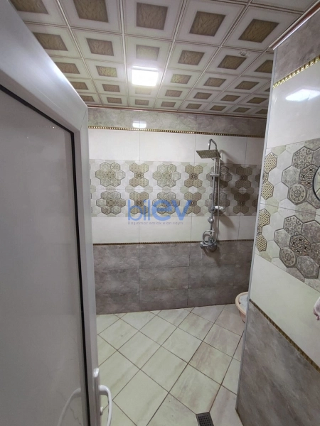 Satış 5 otaqlı Həyət evi  180m², Bakı