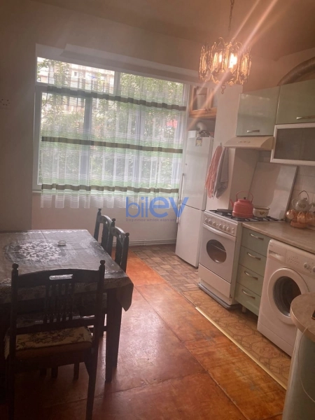 Satış 4 otaqlı Köhnə Tikili bina evi  104m², Bakı