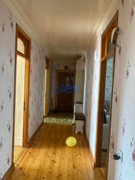 Satış 4 otaqlı Köhnə Tikili bina evi  104m², Bakı