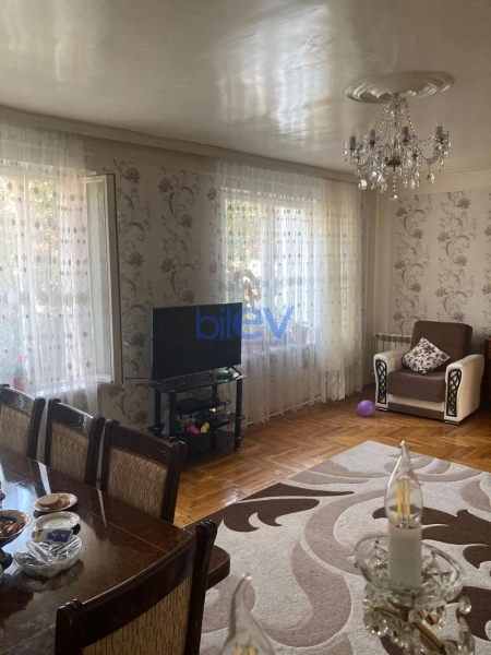 Satış 4 otaqlı Köhnə Tikili bina evi  104m², Bakı