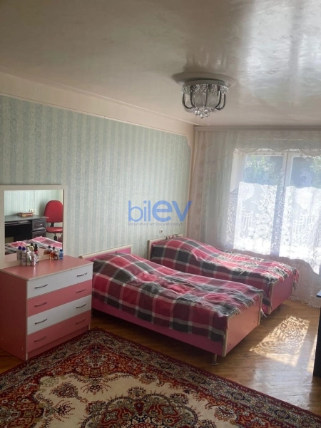 Satış 4 otaqlı Köhnə Tikili bina evi  104m², Bakı