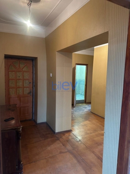 Satış 4 otaqlı Köhnə Tikili bina evi  130m², Bakı