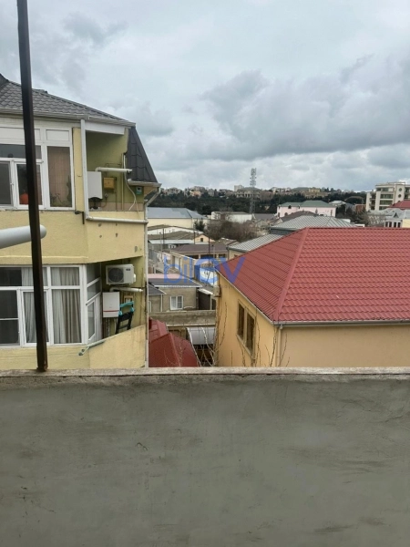 Satış 4 otaqlı Köhnə Tikili bina evi  130m², Bakı