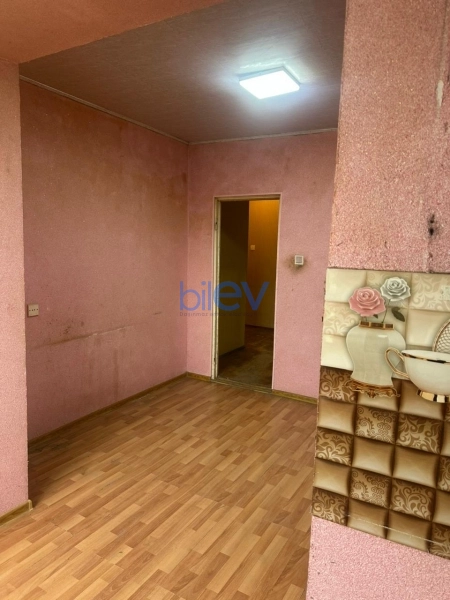Satış 4 otaqlı Köhnə Tikili bina evi  130m², Bakı