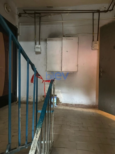 Satış 4 otaqlı Köhnə Tikili bina evi  130m², Bakı