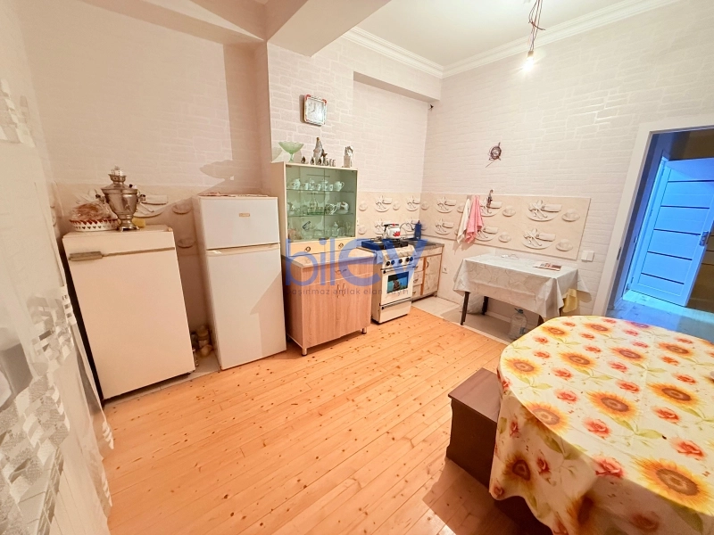 Aylıq Kirayə 4 otaqlı Yeni Tikili bina evi  120m², Bakı