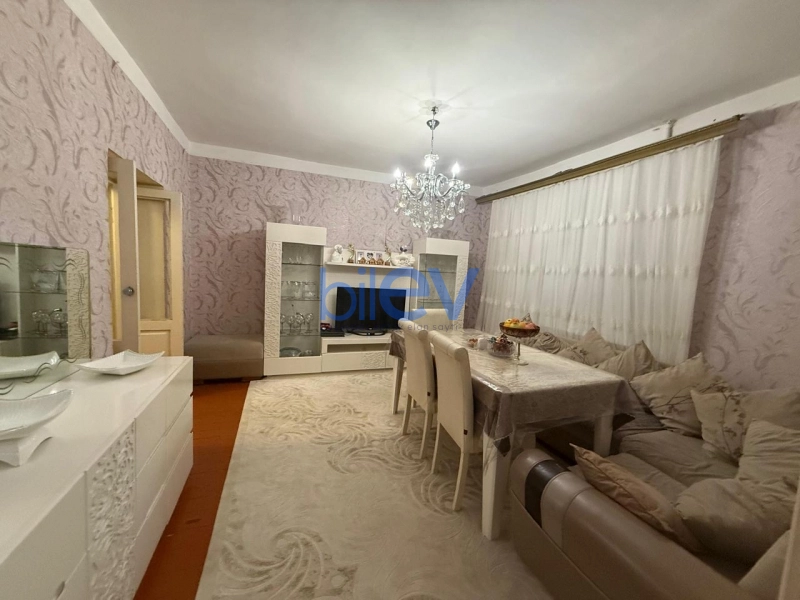Satış 4 otaqlı Köhnə Tikili bina evi  80m², Bakı