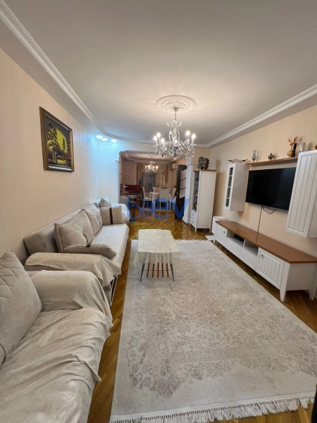 Satış 3 otaqlı Köhnə Tikili bina evi  110m², Bakı