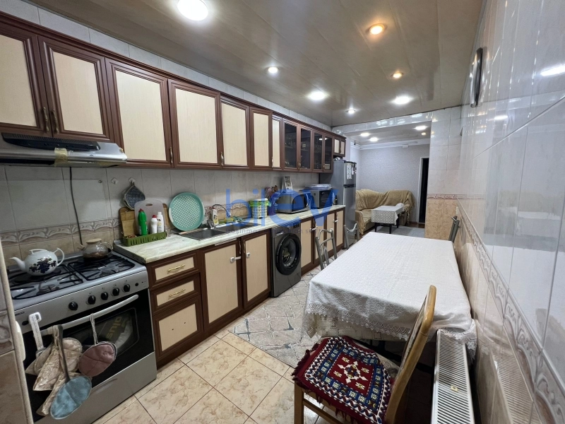 Satış 3 otaqlı Köhnə Tikili bina evi  110m², Bakı