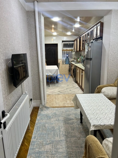 Satış 3 otaqlı Köhnə Tikili bina evi  110m², Bakı