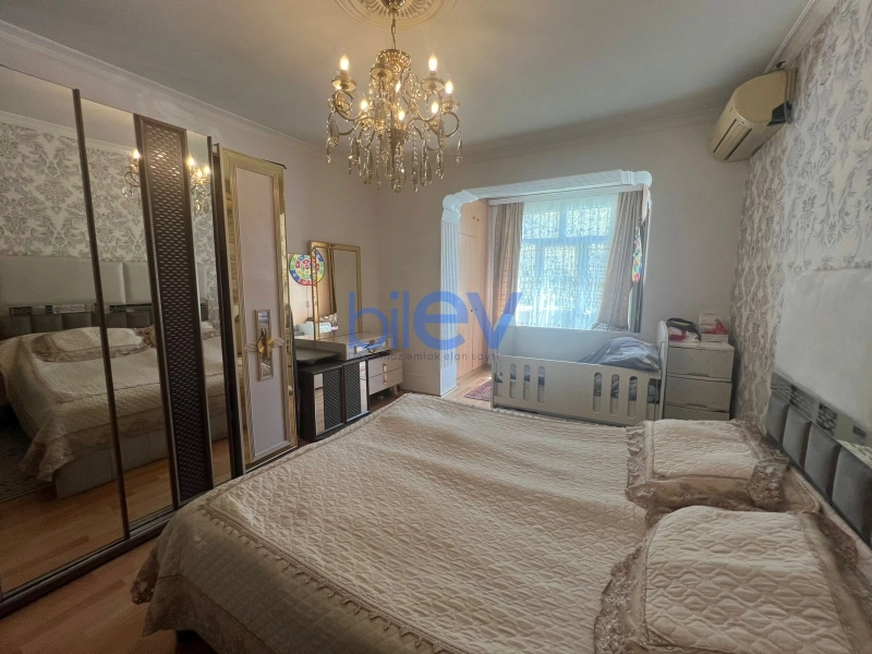 Satış 3 otaqlı Köhnə Tikili bina evi  110m², Bakı