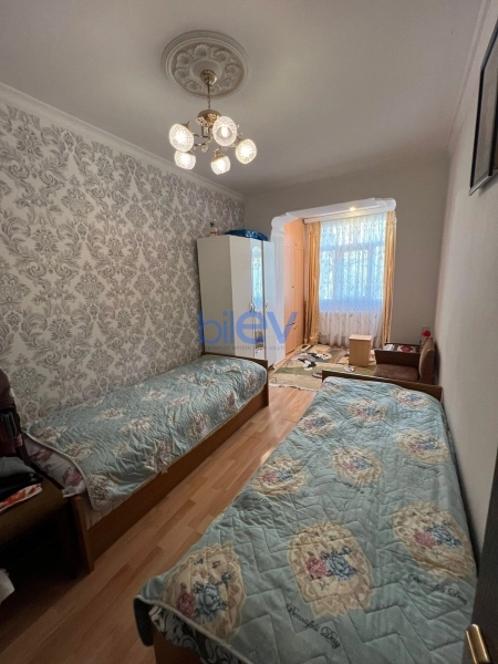 Satış 3 otaqlı Köhnə Tikili bina evi  110m², Bakı
