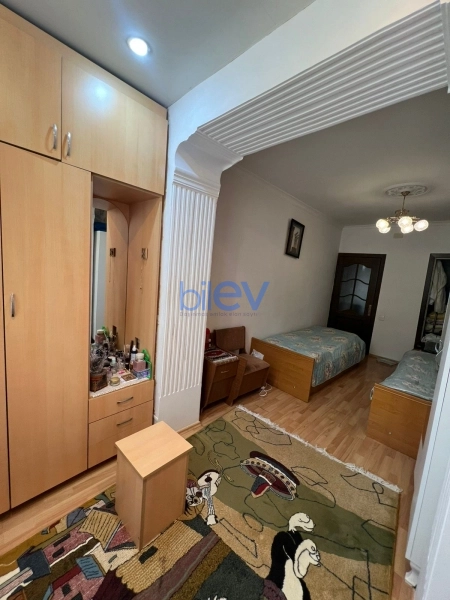 Satış 3 otaqlı Köhnə Tikili bina evi  110m², Bakı