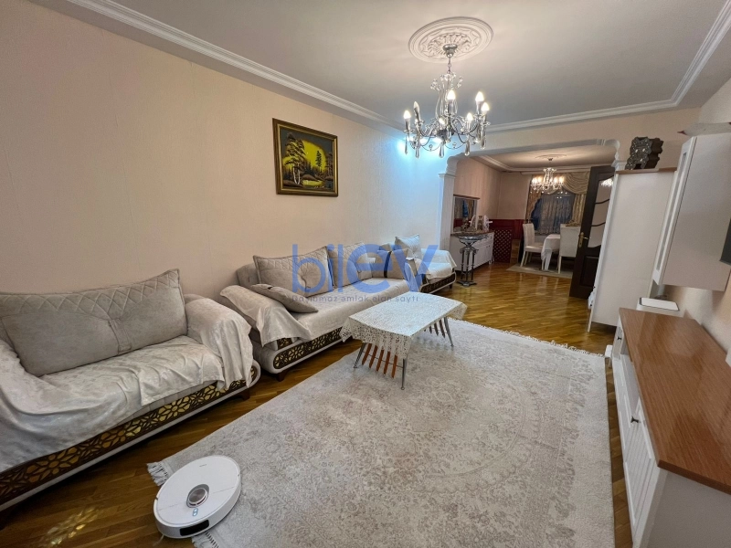 Satış 3 otaqlı Köhnə Tikili bina evi  110m², Bakı