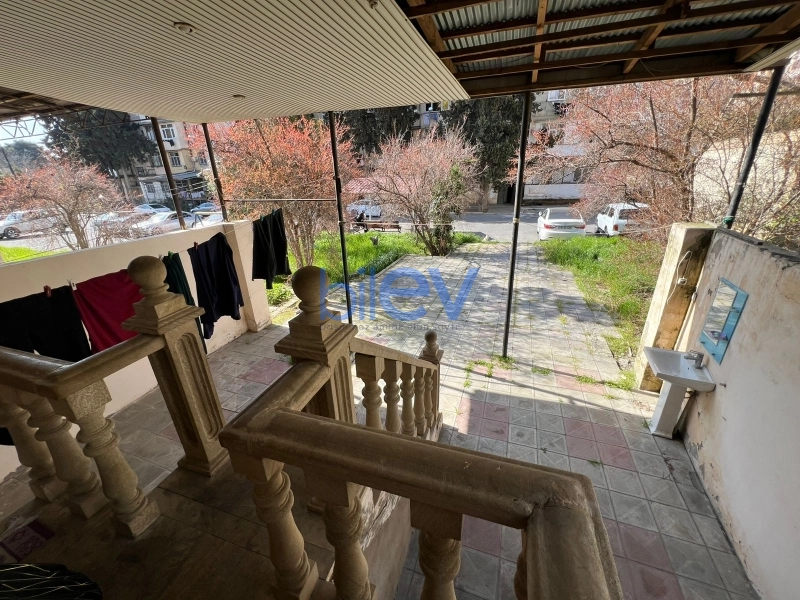 Satış 3 otaqlı Köhnə Tikili bina evi  110m², Bakı