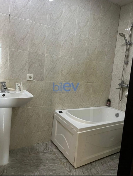 Aylıq Kirayə 1 otaqlı Yeni Tikili bina evi  40m², Bakı