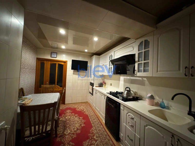 Satış 3 otaqlı Köhnə Tikili bina evi  70m², Bakı