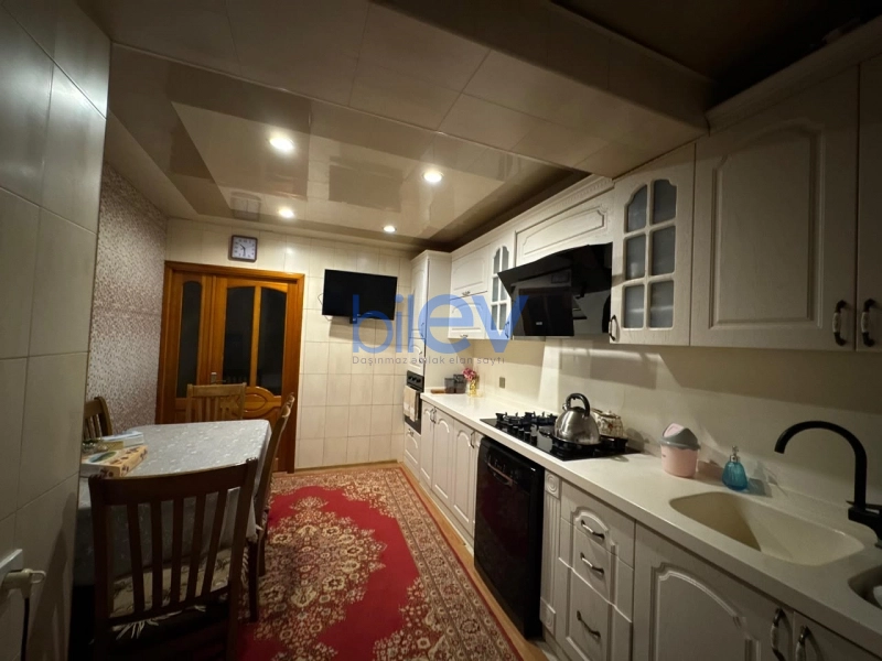 Satış 3 otaqlı Köhnə Tikili bina evi  70m², Bakı