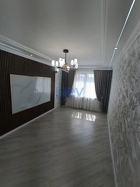 Satış 3 otaqlı Köhnə Tikili bina evi  75m², Bakı