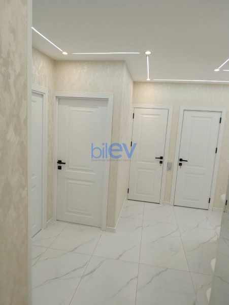 Satış 3 otaqlı Köhnə Tikili bina evi  75m², Bakı