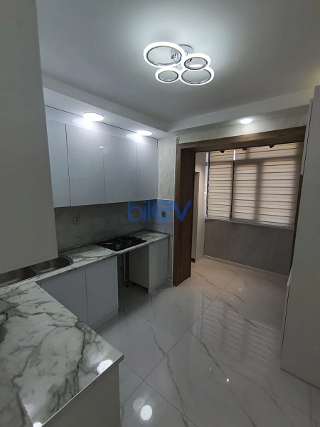 Satış 3 otaqlı Köhnə Tikili bina evi  75m², Bakı