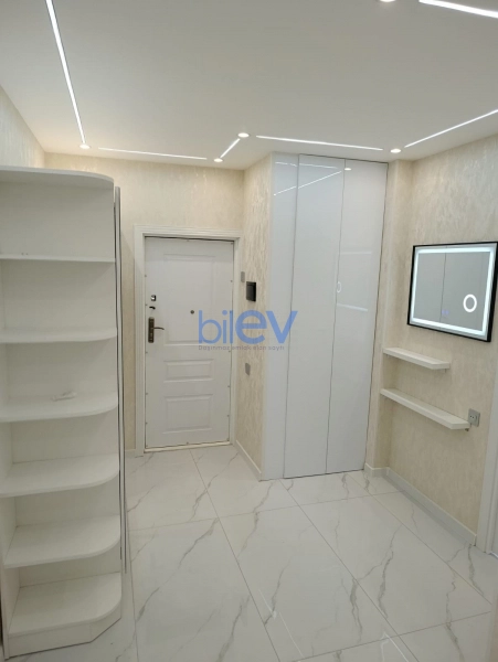 Satış 3 otaqlı Köhnə Tikili bina evi  75m², Bakı